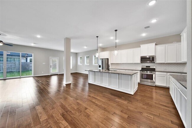 Building Photo - 32193 Park Plains Dr