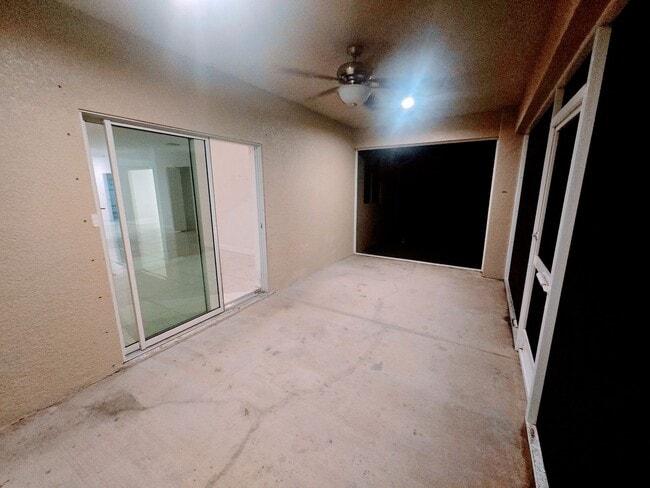 Building Photo - MUST SEE -2/2/1+OPEN DEN-DUPLEX IN GREENBR...
