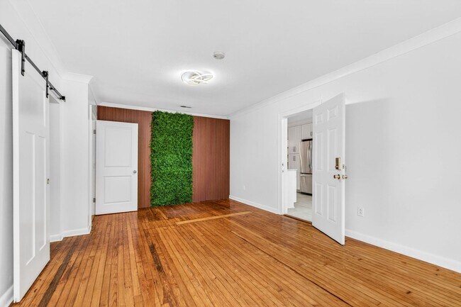 Building Photo - Comfort and Convenience in the Heart of Summerville