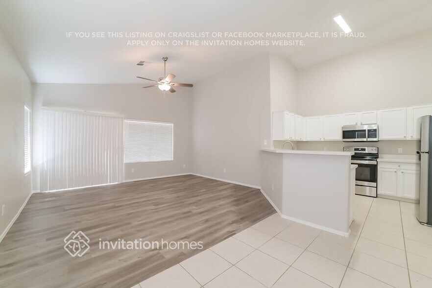 Building Photo - 5426 W Bluefield Ave
