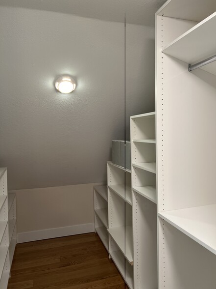 Building Photo - 2537 SE 33rd Pl