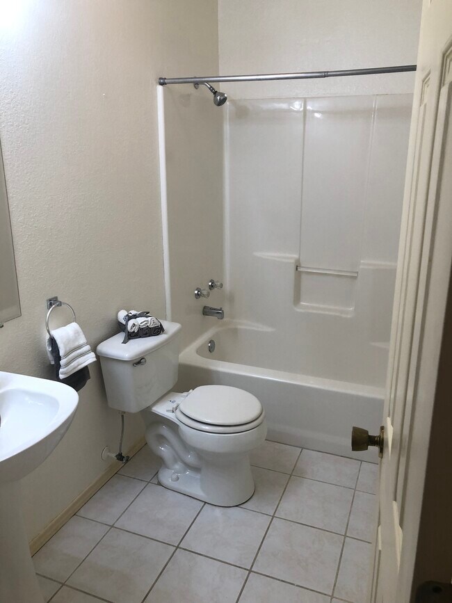 Building Photo - 141 Las Palmas St