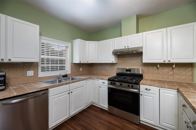 Building Photo - 8823 San Benito Way
