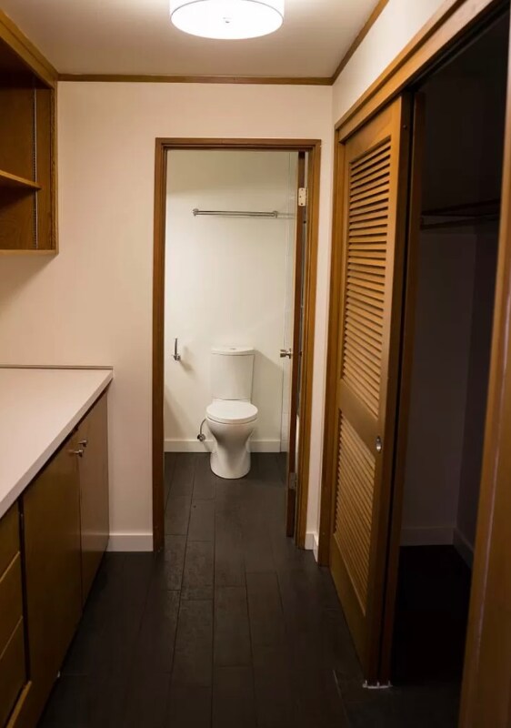 Building Photo - 7113 California Ave SW