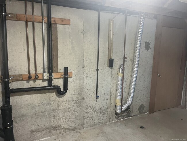 Building Photo - 2 Allspice Ln