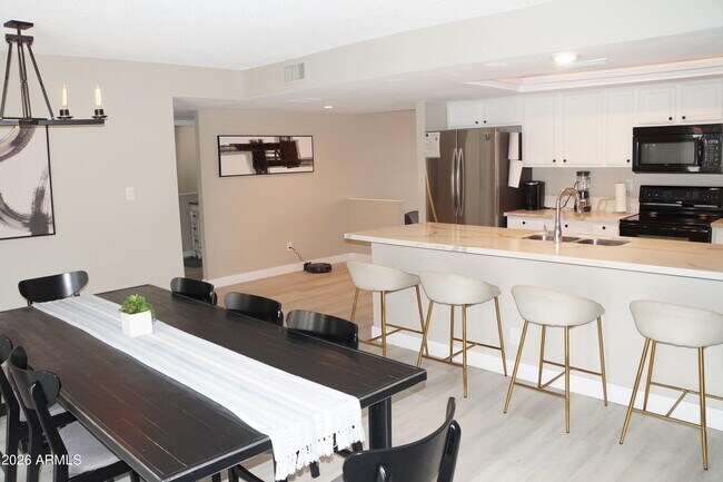 Building Photo - 1732 E Hermosa Dr