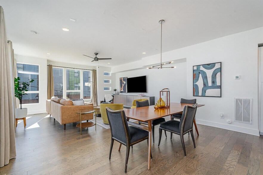 Building Photo - 1659 Duckworth Ave