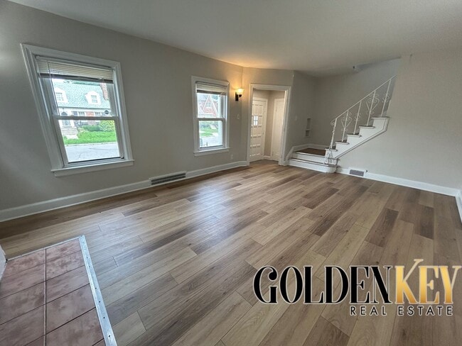Building Photo - LARGE WESTSIDE FULLY REHABBED HOME -  3 be...