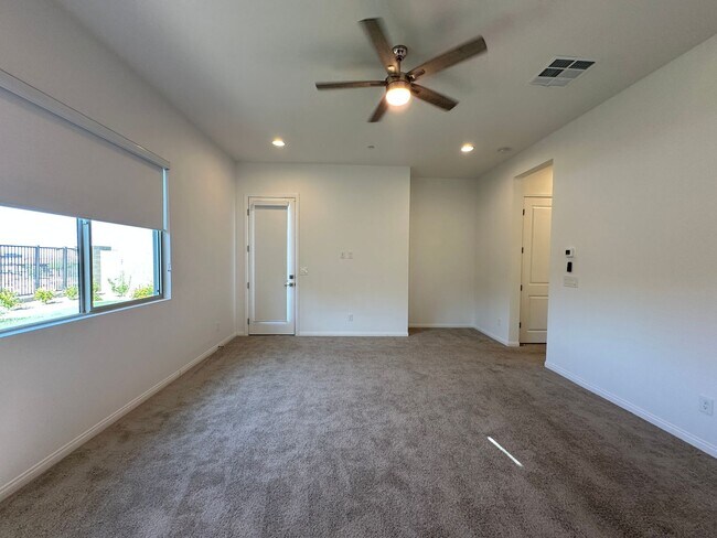 Building Photo - Summerlin Home for Rent