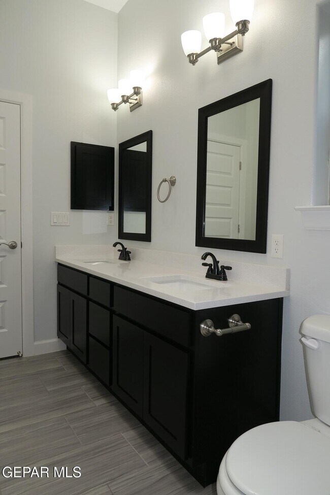 Building Photo - 13153 Cozy Cove Ave