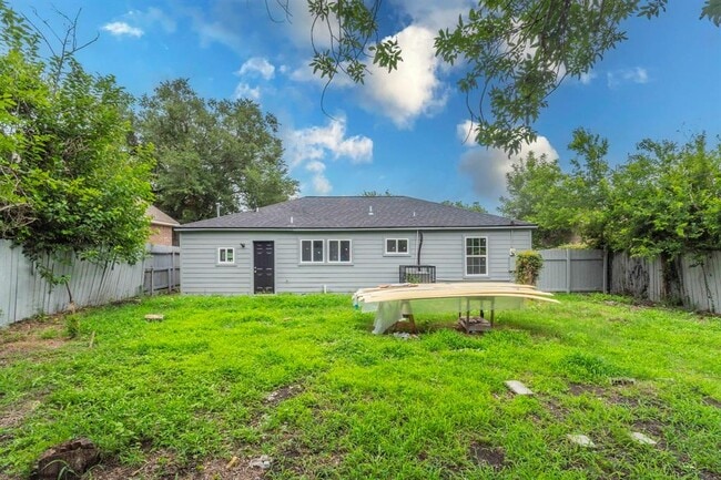 Building Photo - 4118 Groton Dr