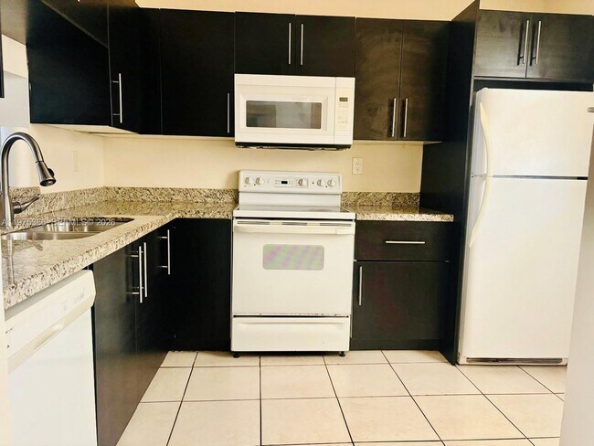 Building Photo - 1800 SW 81st Ave