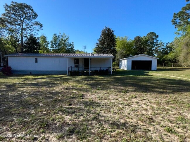 Primary Photo - 205 Lakeview Ct