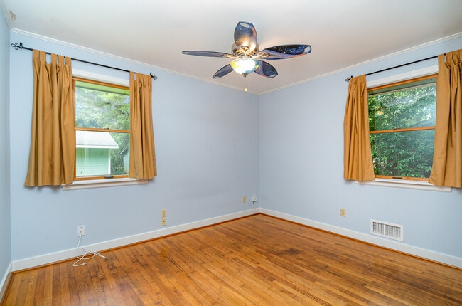Building Photo - 4344 University Dr