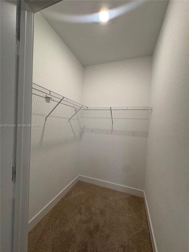 Building Photo - 135 SW 171st Ln