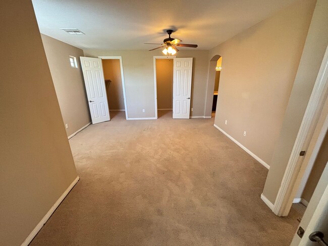 Building Photo - Elegant 3Bed/3Bath Home with Loft in the P...