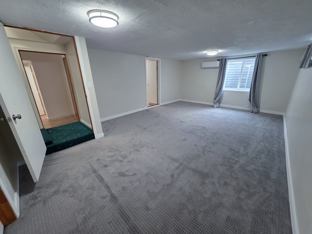 Building Photo - 4467 W 49th S