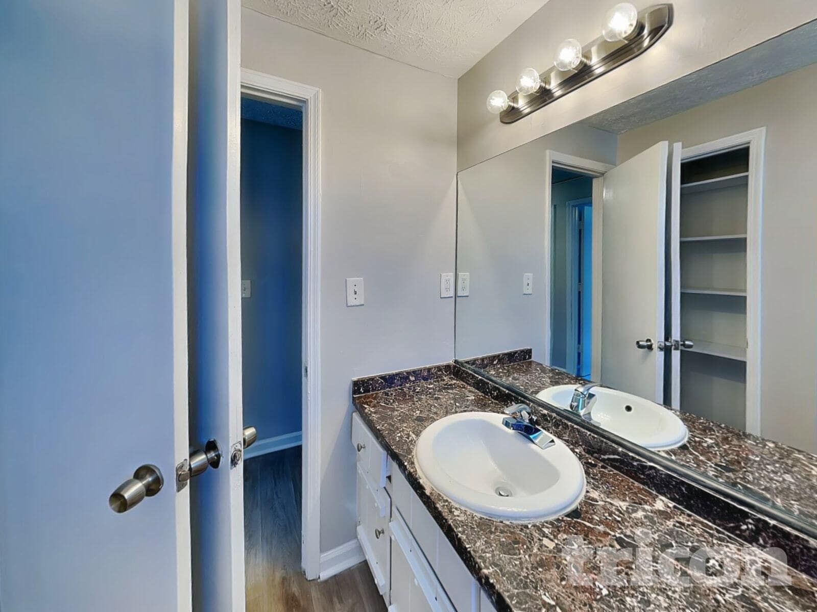 Building Photo - 5577 Mountain Park Way