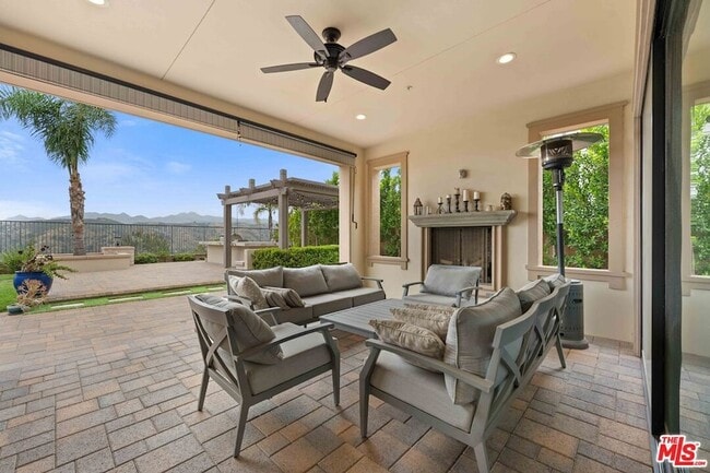 Building Photo - 11925 N Ricasoli Way