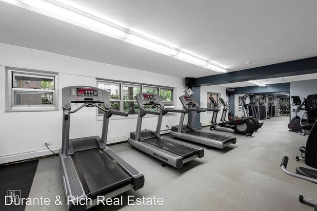 Building Photo - 1 br, 1 bath House - 4970 N Marine 630