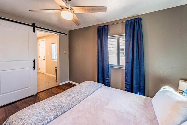 Building Photo - 268 Osuna Rd NW