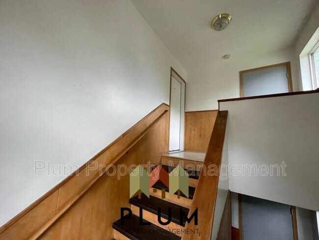 Building Photo - 1023 Cooley St