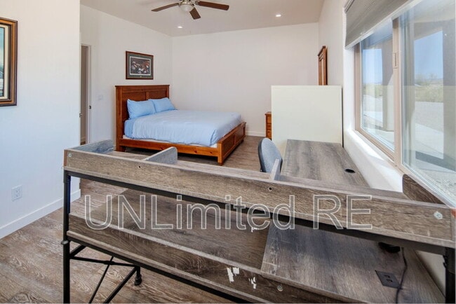 Building Photo - 7756 Sierra Vista Dr