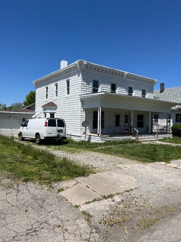 Building Photo - 177 E Center St