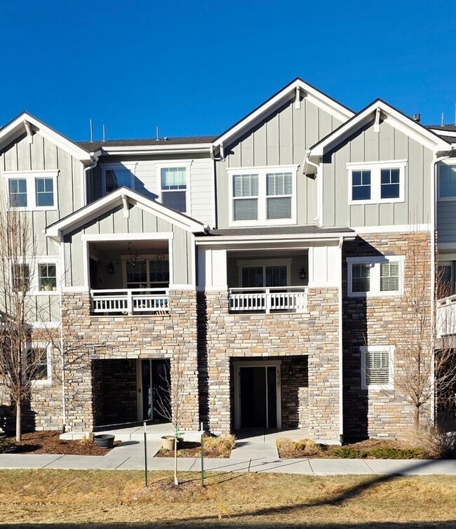 Building Photo - Charming, Spacious Townhome in a Prime Location | Move In Today & Save 50% on First Month