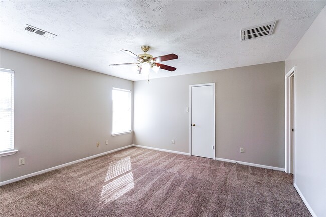 Building Photo - 2103 Charlton House Ln