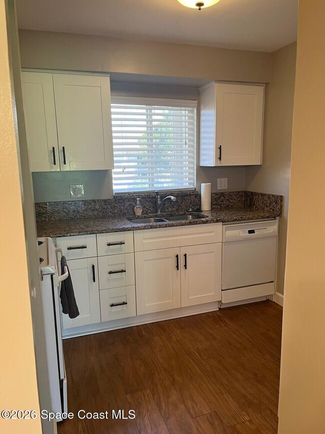 Building Photo - 2504 Bogey Ln