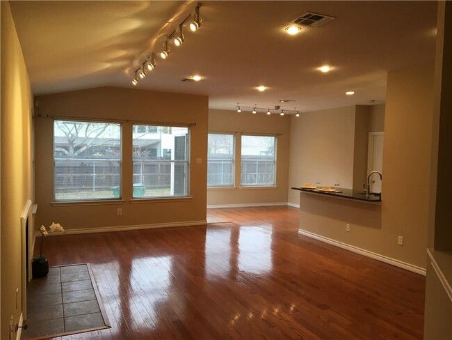 Building Photo - 1216 Brashear Ln