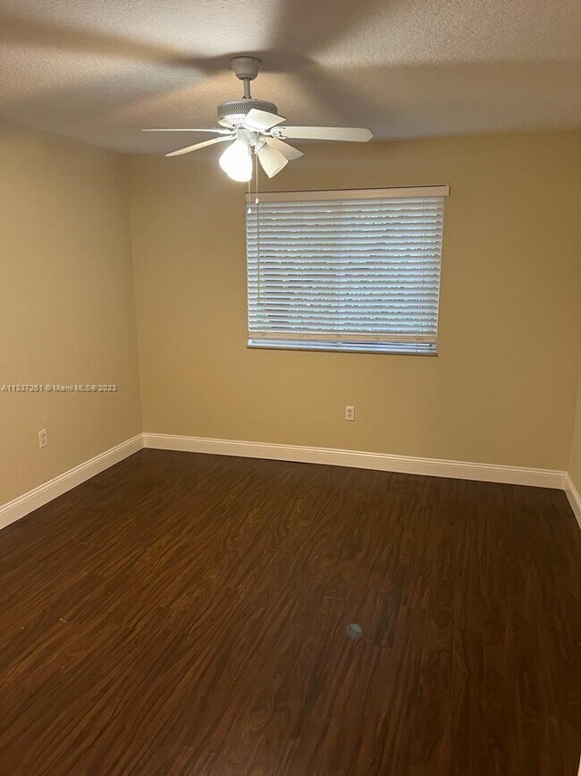 Primary Photo - 3508 Briar Bay Blvd