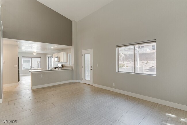 Building Photo - 20 Fantasia Ln