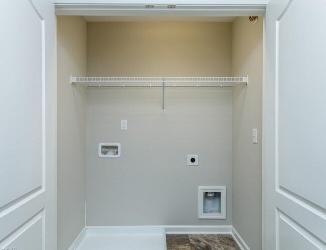 Building Photo - 2424 Kings Cross Ct