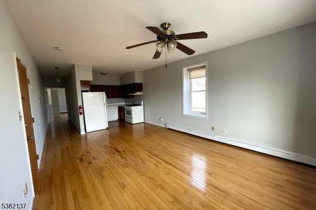 Building Photo - 130 Forest St