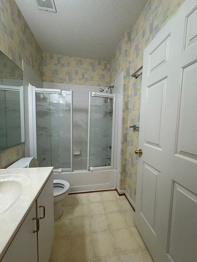 Building Photo - 125 Shoal Creek