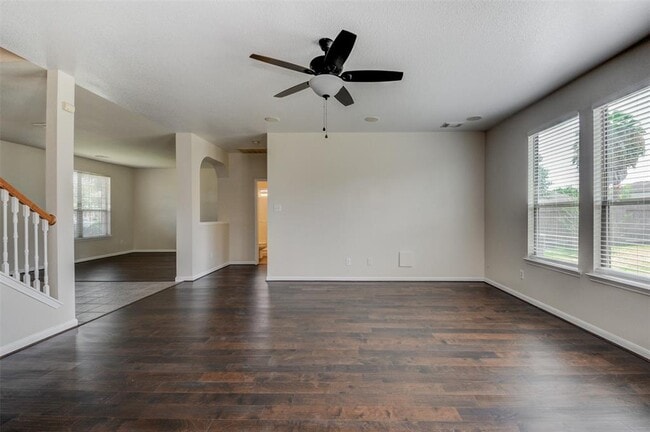 Building Photo - 21515 Pointed Oak Ln