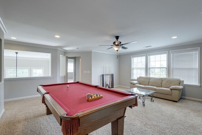 Building Photo - 5 Bedroom Home with Theater Room & 3-Car Garage in Franklin