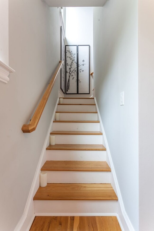 Building Photo - Gorgeous 3bd/2.5ba Two-Story Home Near Downtown Durham, Incredible Location!