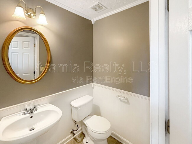 Building Photo - 445 Spring Head Ct
