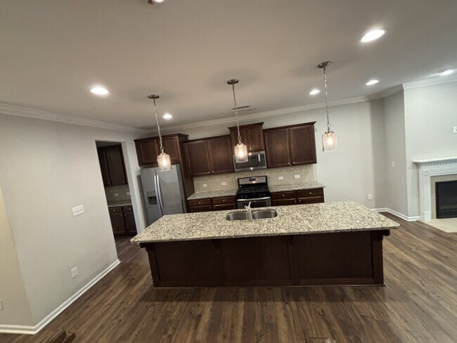 Building Photo - 318 Princess Pl