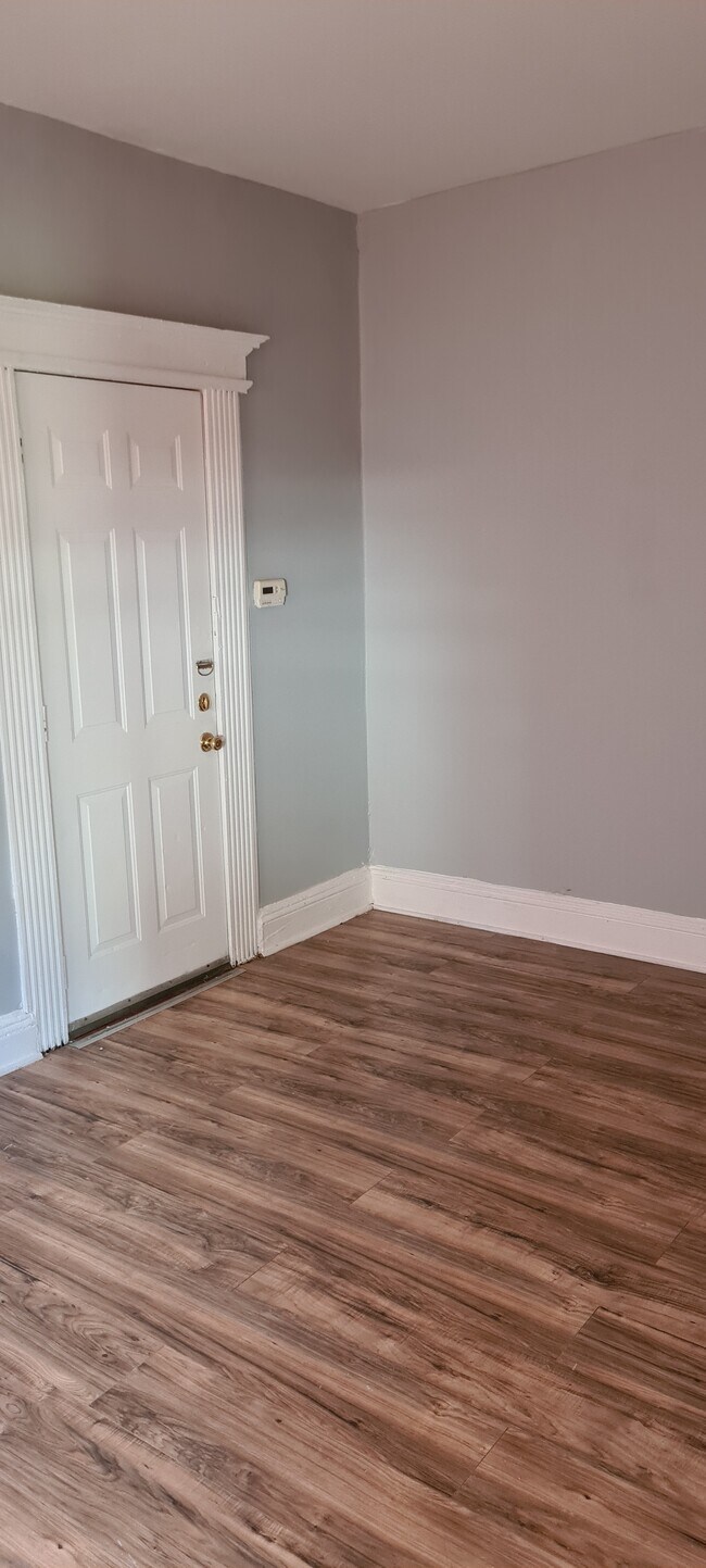 Building Photo - 35 LORD Ave