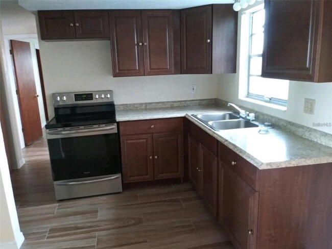 Building Photo - 4030 Chesswood Dr