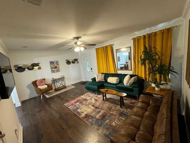 Building Photo - 307 Glenmore Ave