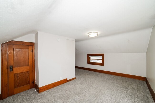 Building Photo - 306 Eldridge St