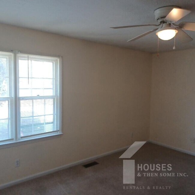 Building Photo - 55 Summercreek Dr