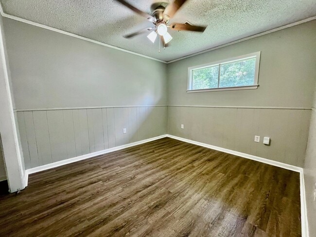 Building Photo - 602 N Cross St