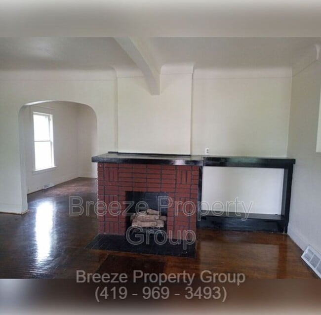 Primary Photo - 713 Orchard St