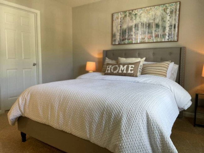 Building Photo - 3245 Clover Rd